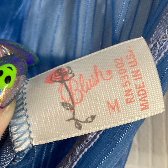 EUC vintage 2-piece stunning baby blue nightgown with cover up - Picture 9 of 11